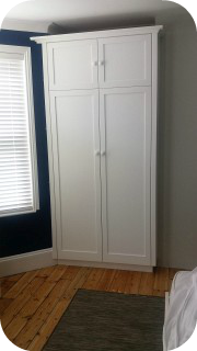 shelving at london library wall