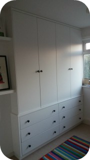 shelving at london library wall